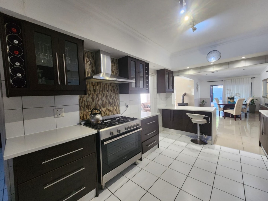 5 Bedroom Property for Sale in Bodorp Western Cape